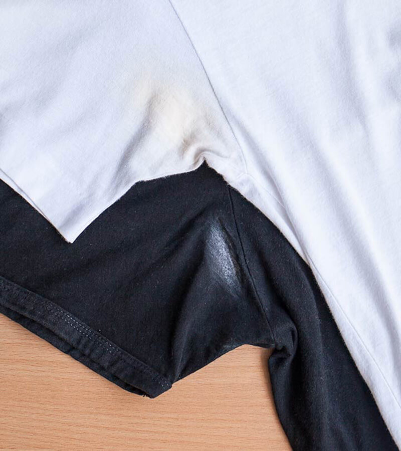 Cách xóa bỏ vết bẩn do chất khử mùi trên quần áo