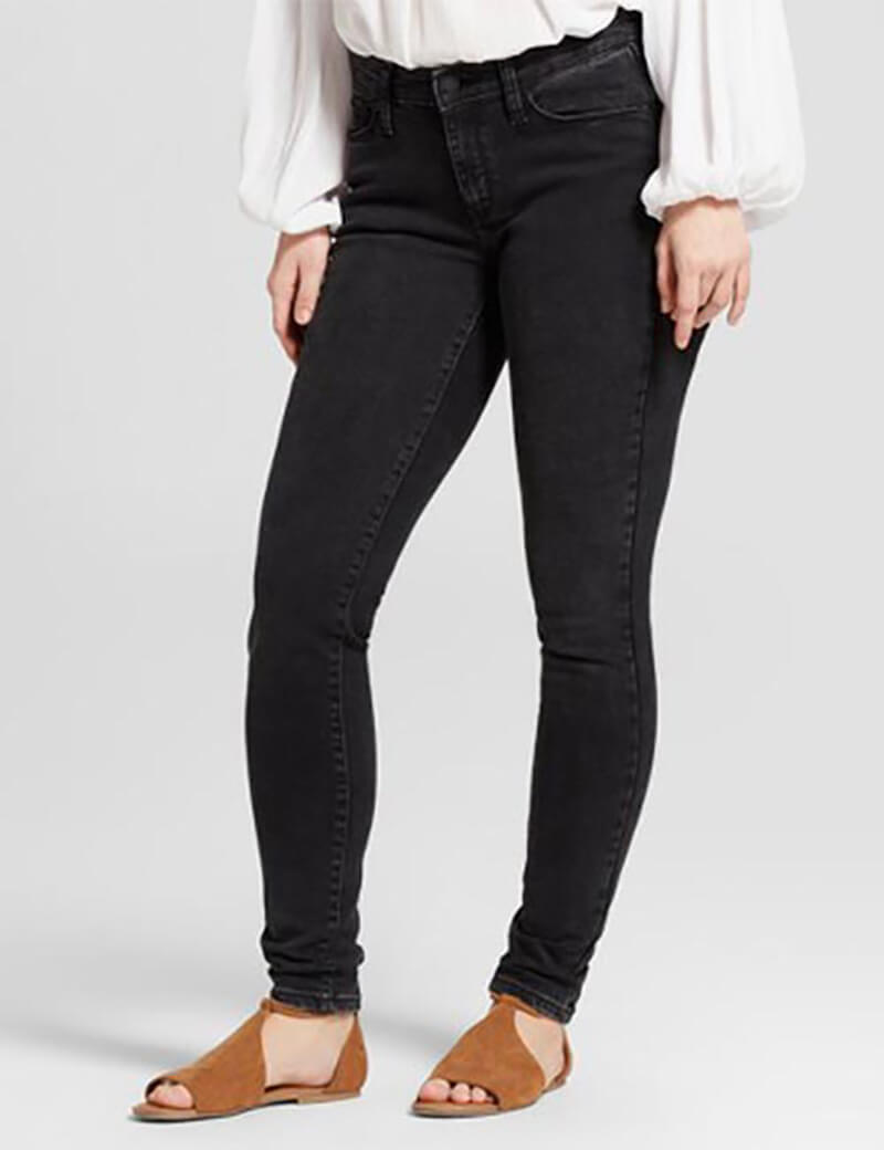 Quần jean đen cạp vừa dành cho phụ nữ có đùi hơi to